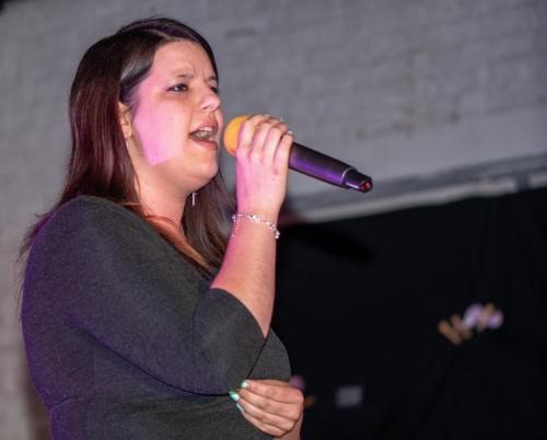 Toonmoment en karaoke avond 2019.