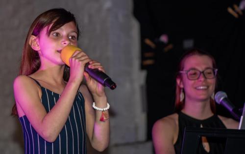 Toonmoment en karaoke avond 2019.