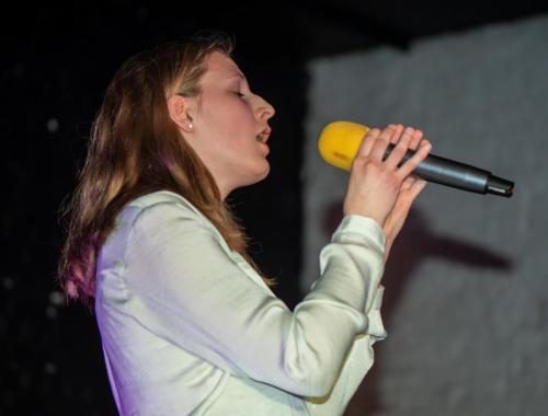 Toonmoment en karaoke avond 2019.