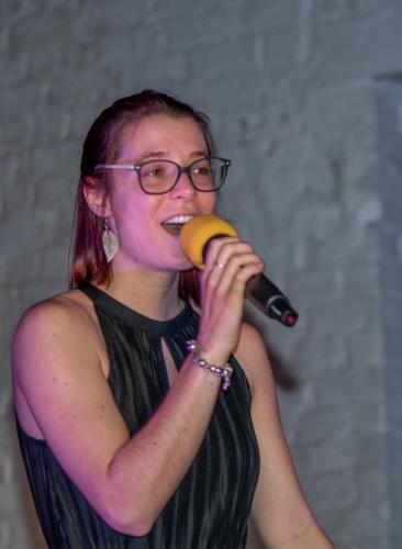 Toonmoment en karaoke avond 2019.