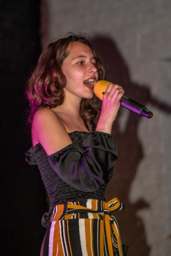 Toonmoment en karaoke avond 2019.